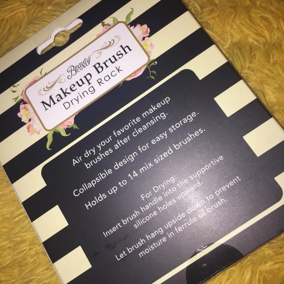 Makeup Brush Drying Rack - Picture 3 of 3